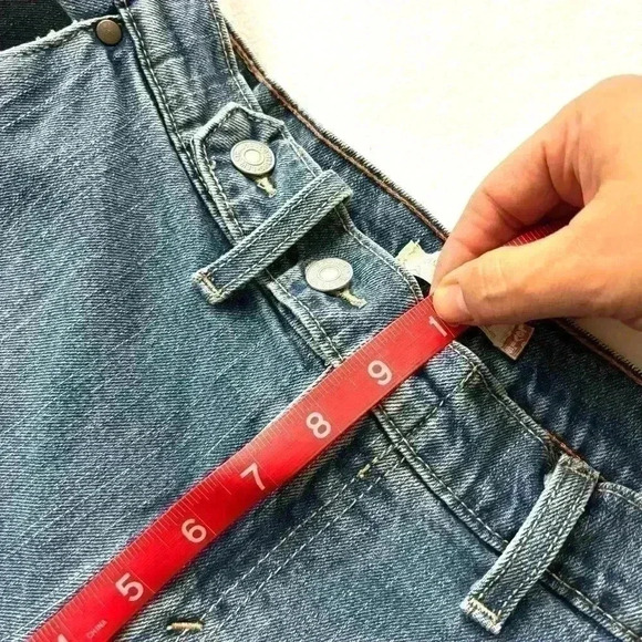 Vintage Levi’s Y2K Double Button Flap Pocket Cuffed Bermuda Jean Shorts Size 10 - Picture 14 of 14